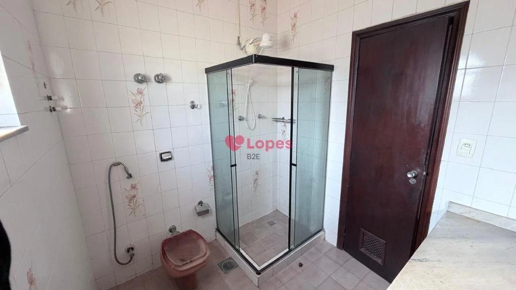 Casa de 450 m² com 3 quartos e fogão a gás — photo 42