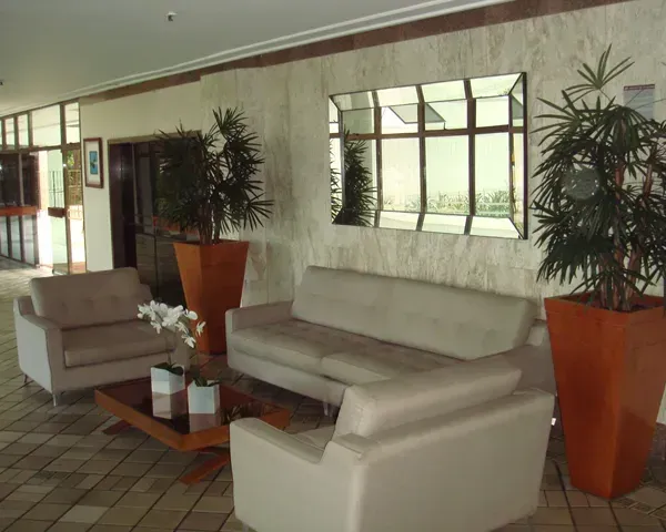 Furnished apartment with 2 bedrooms and 2 parking spaces — photo 37