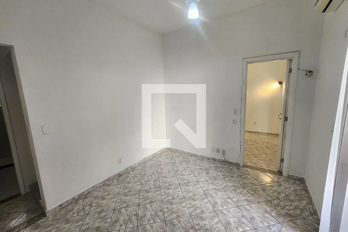 1-bedroom apartment with a balcony — photo 17