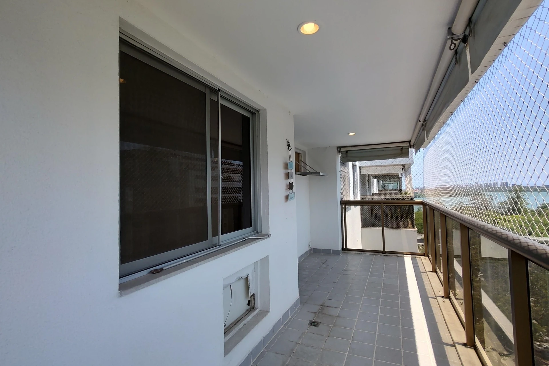 99 m² apartment with a water view and a washing machine — photo 3