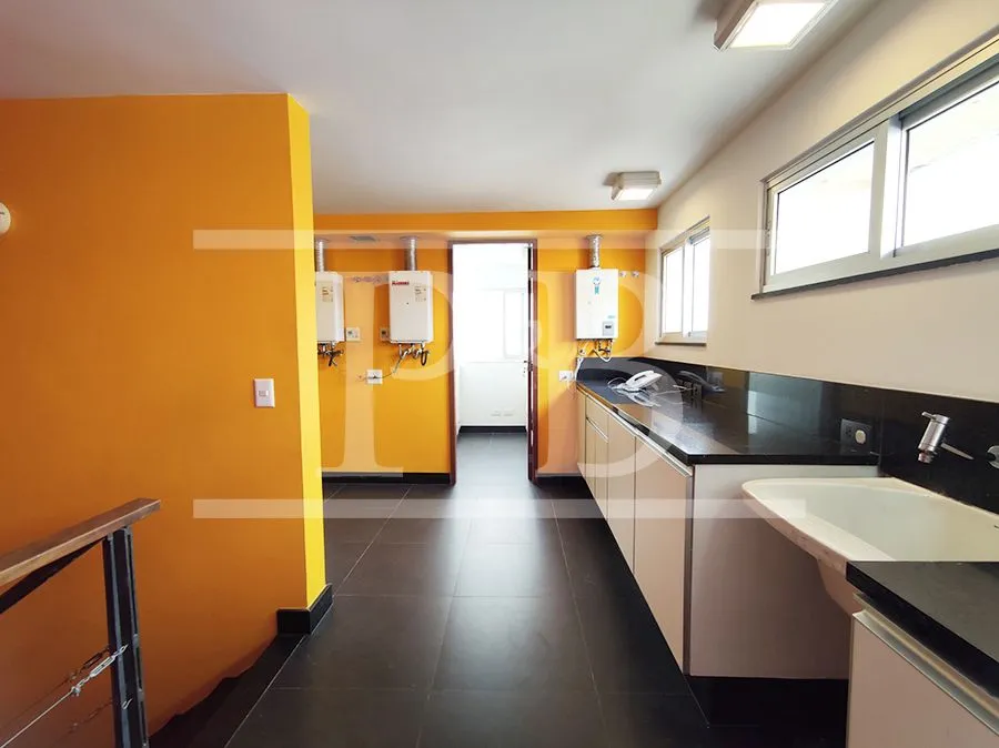 Penthouse with 4 bedrooms and 4 baths, 539 m² — photo 49