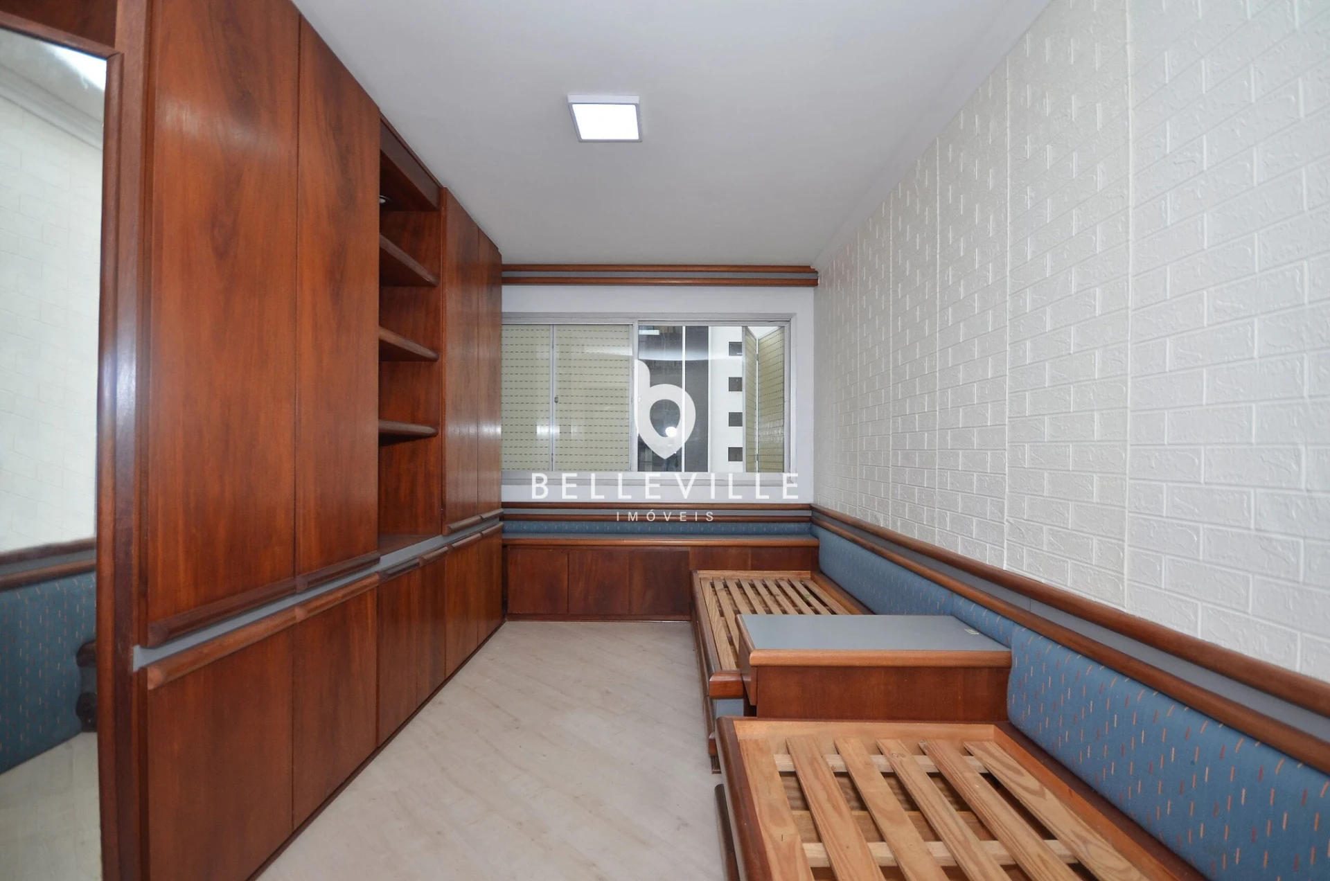 Apartamento de 4 quartos com closet, Batel