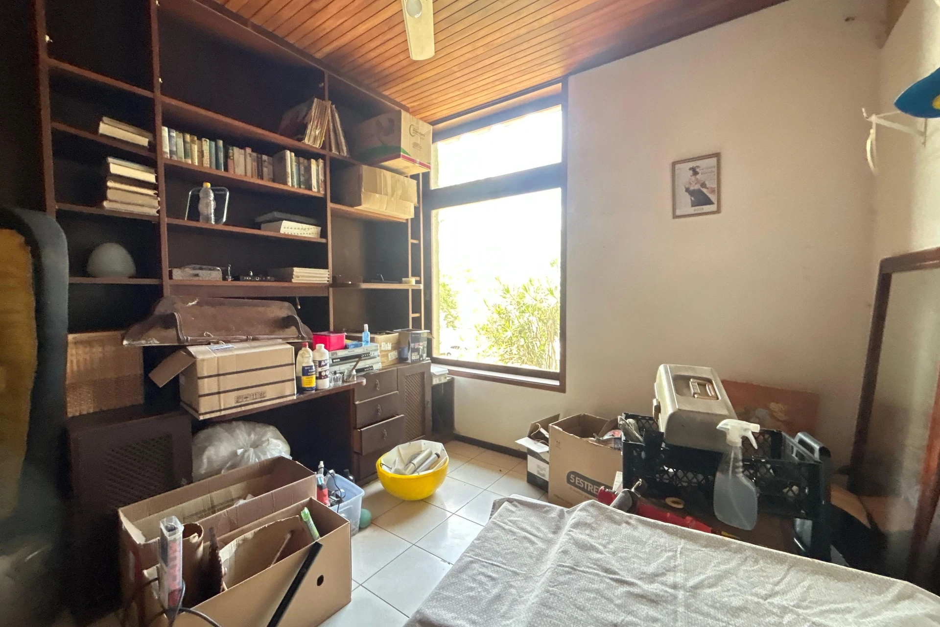 300 m² house with a jacuzzi and a bathtub — photo 14
