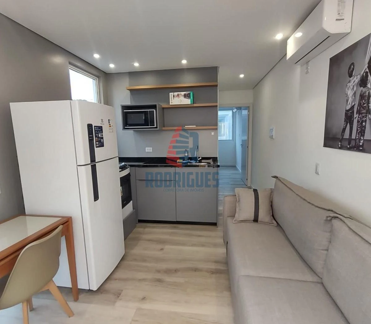 Furnished one-bedroom, 28 m² apartment in Curitiba — photo 2