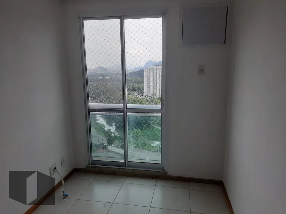 3-bedroom apartment with balcony and city views — photo 20