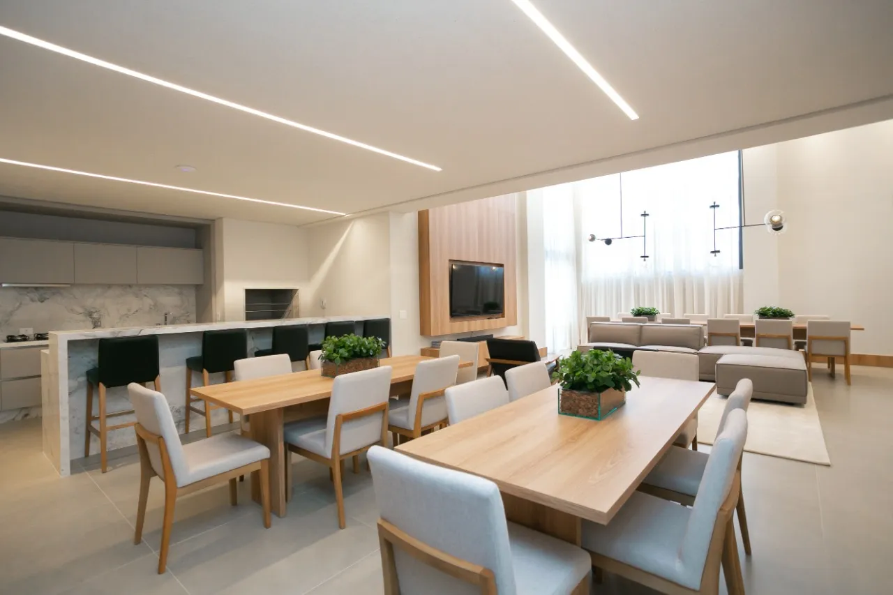 3-bedroom apartment in a building with a gym — photo 43