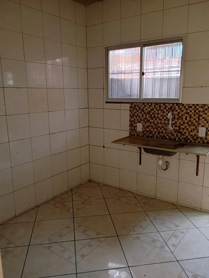 Casa com 2 quartos e tanque na área de serviço — photo 15