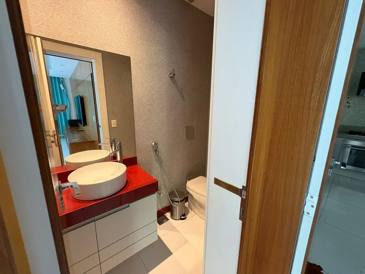 Furnished 6-suite house with 640 m² and 4 parking — photo 73