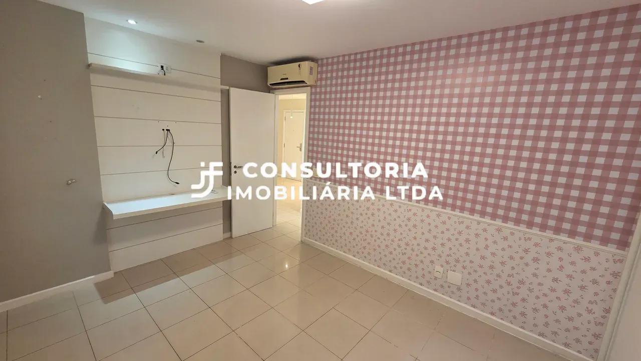 Квартира 99 м² з гардеробною та заскленим балконом — photo 32