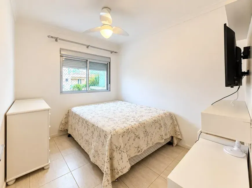3-bedroom apartment in a building with a pool — photo 18