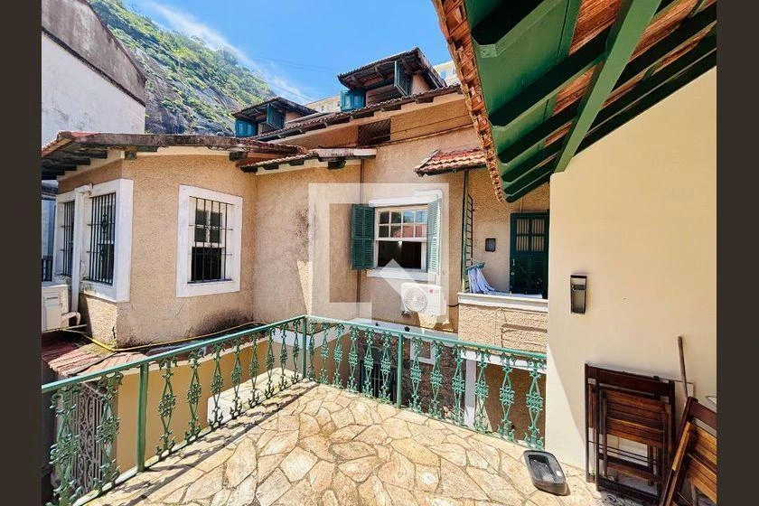 4-bedroom house with a mountain view in Rio de Janeiro — photo 17