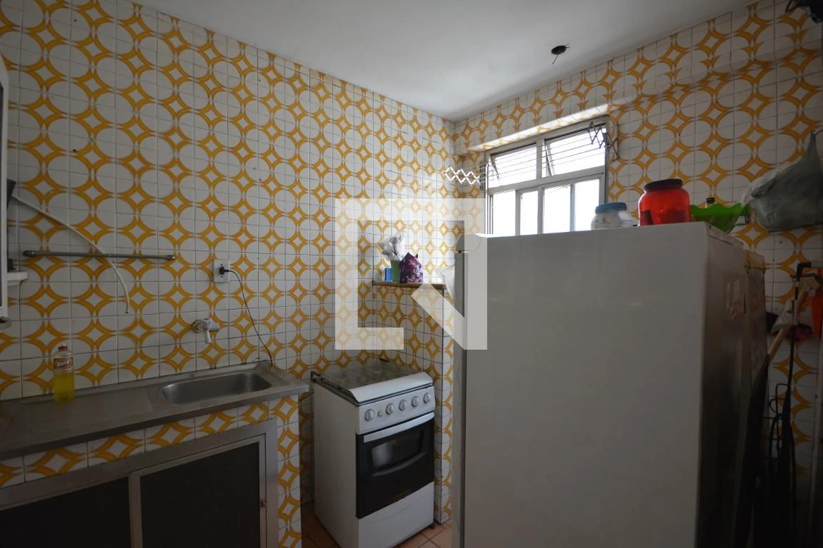 Apartamento mobiliado com 2 quartos e cozinha separada — photo 3