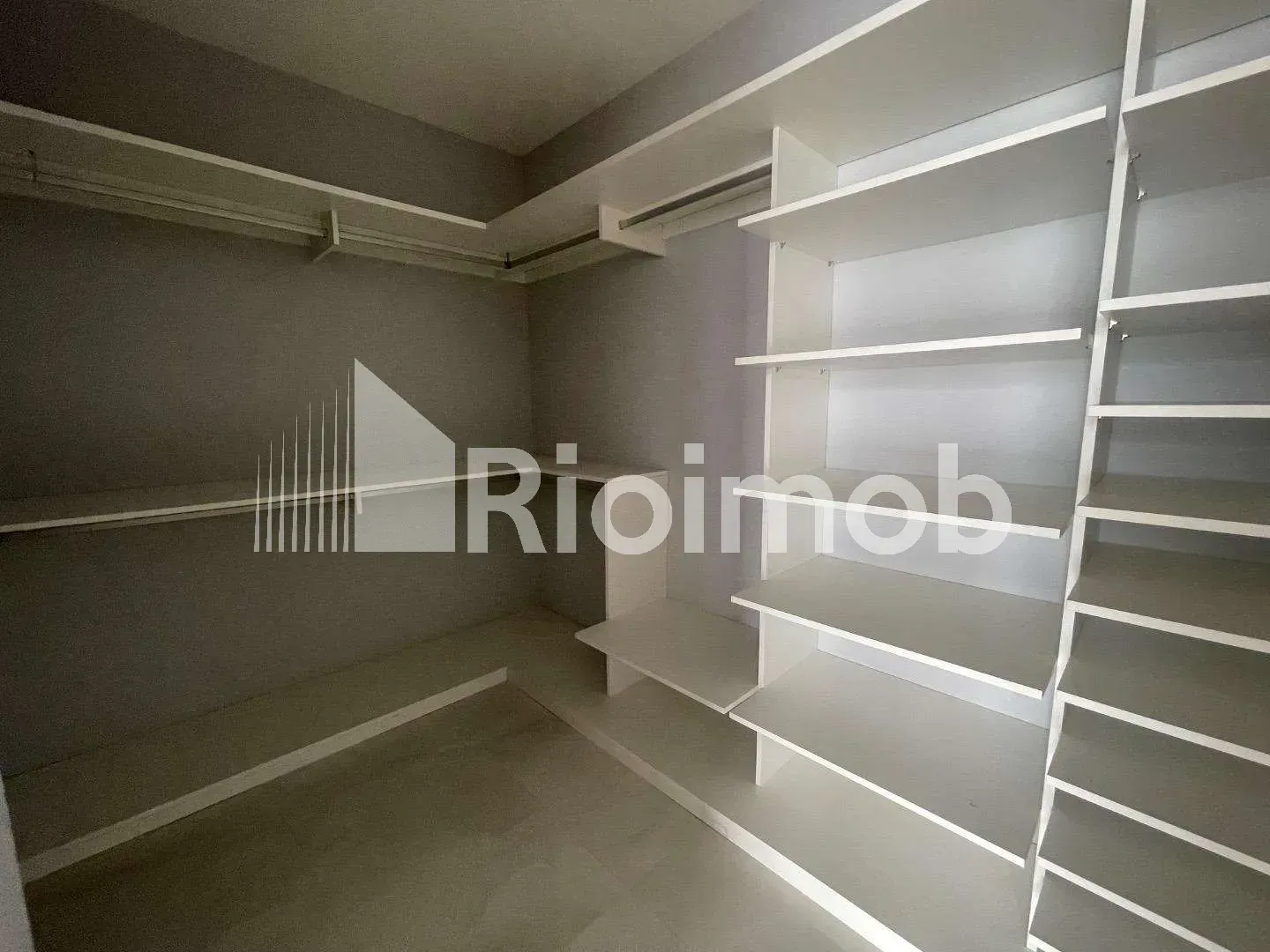 Будинок із кухнею відкритого планування та 5 спальнями 490 м² — photo 41