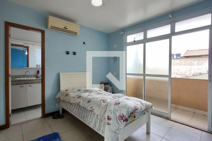Home office in a 3-bedroom house, 198 m² — photo 8