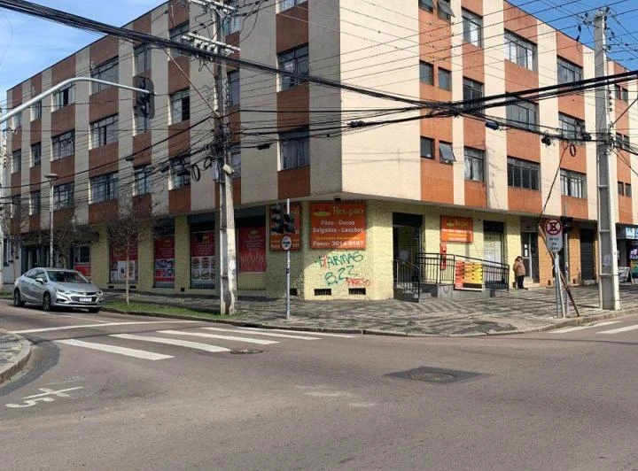 3-bedroom apartment with a suite and 1 parking space