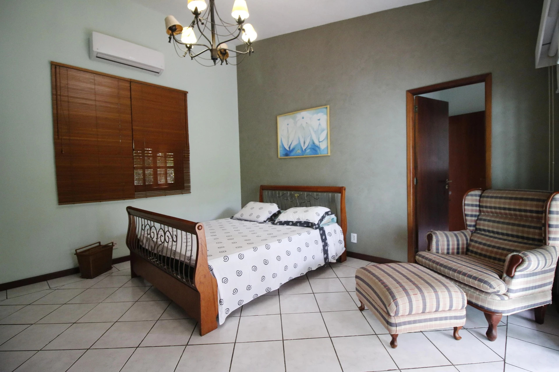 Furnished house, 700 m², with a jacuzzi — photo 9