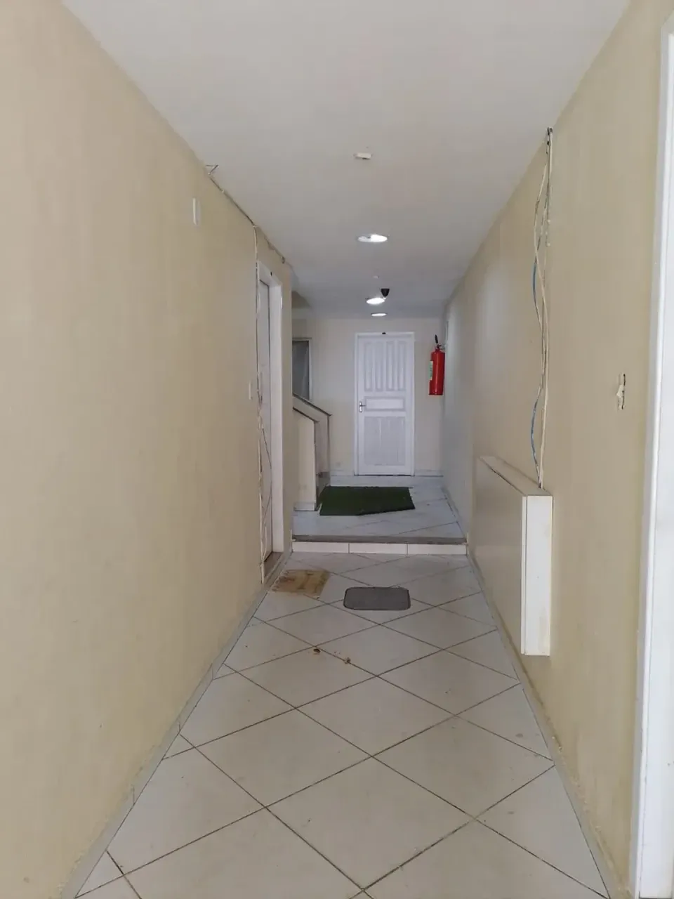 Unfurnished apartment with 2 bedrooms and 1 bathroom — photo 14