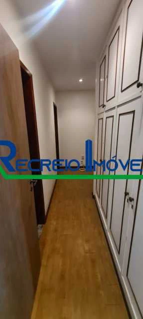 665 m² house with 5 bedrooms, 3 en-suites and 15 parking — photo 22