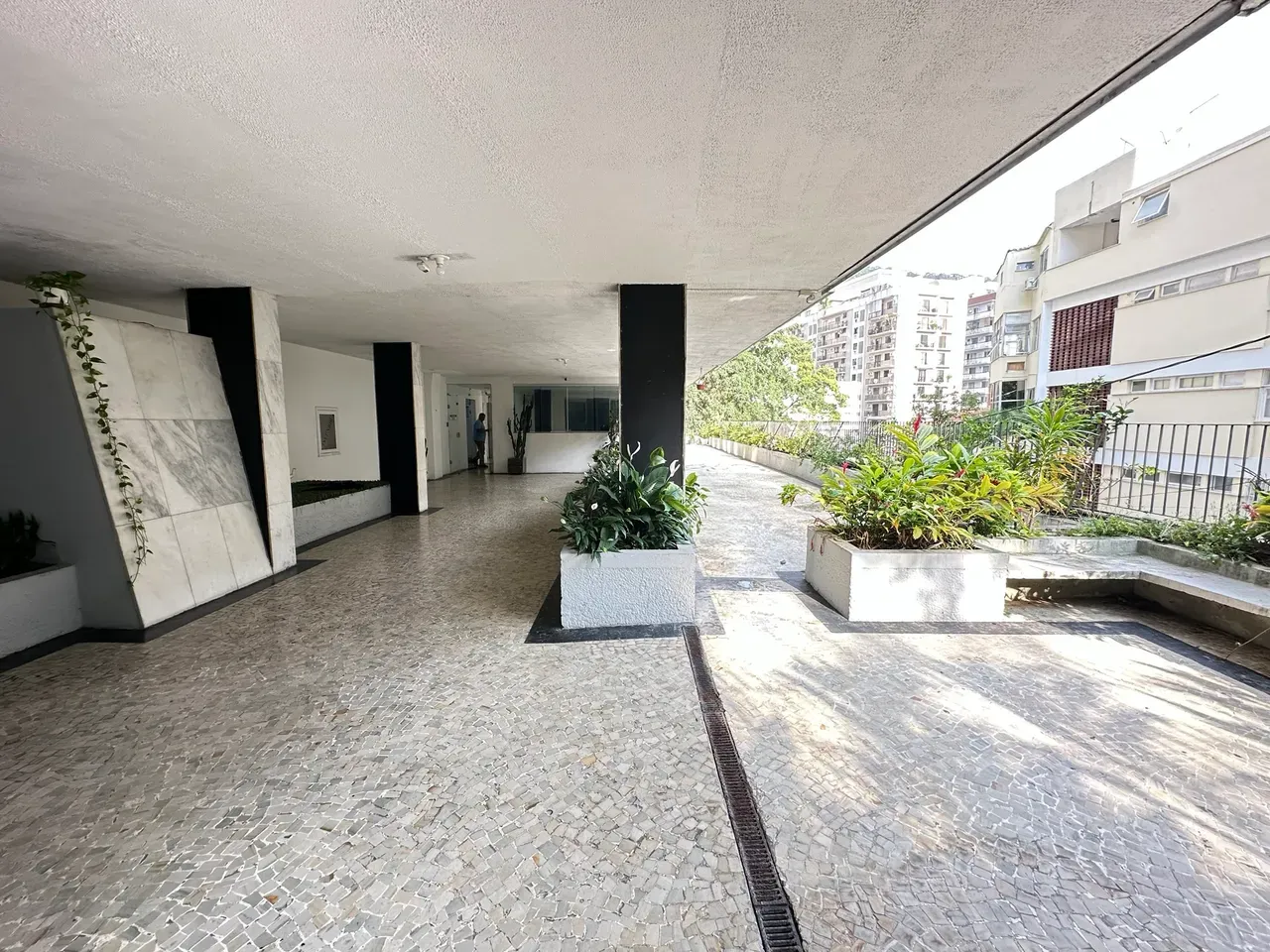 Apartment on the 4th floor with floor-to-ceiling windows — photo 40