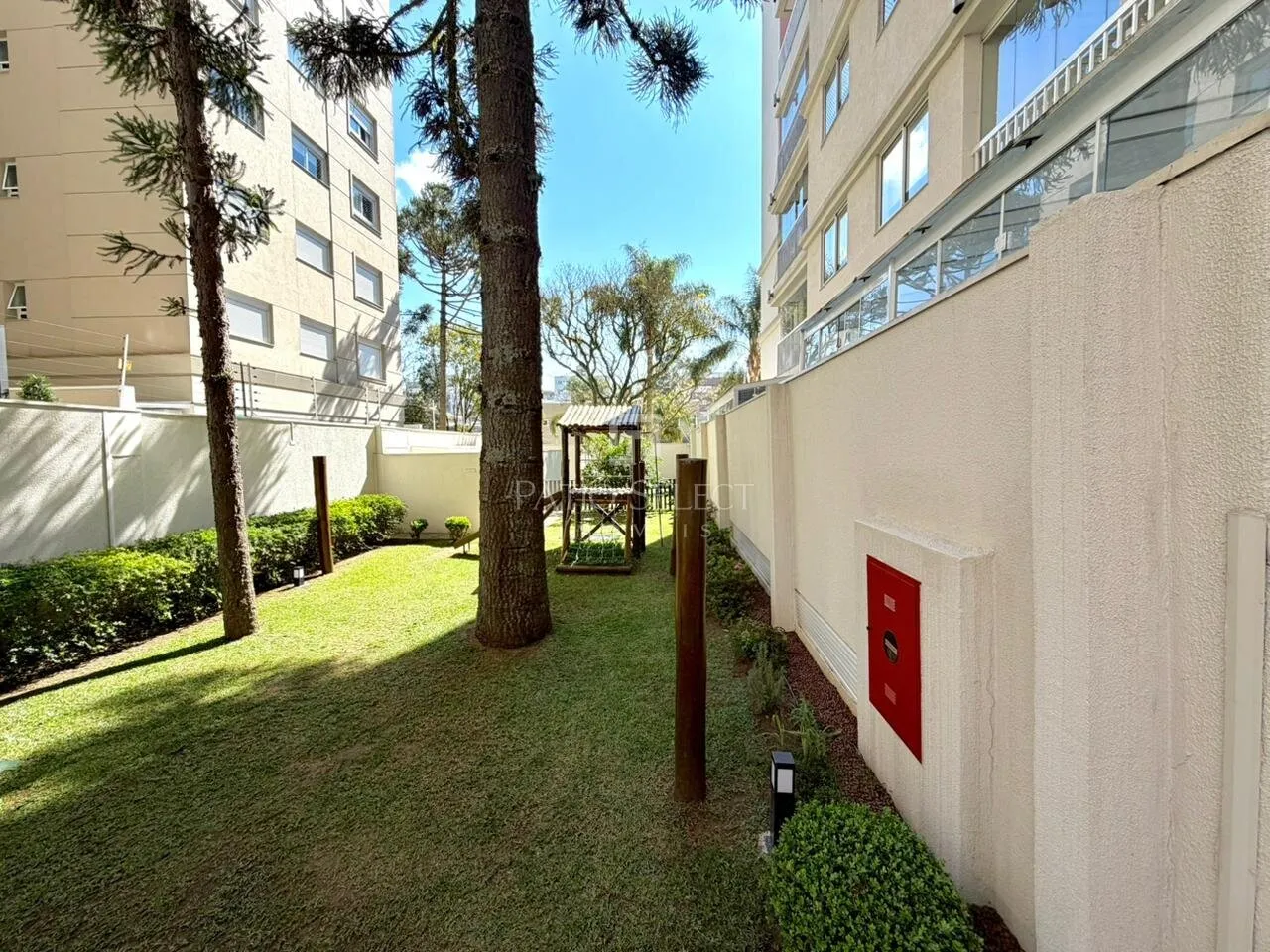 3-bedroom apartment with a washing machine in Curitiba — photo 17