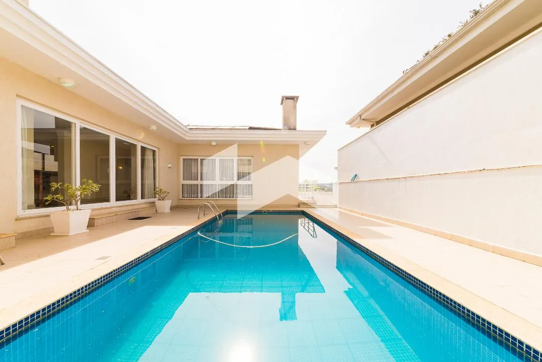 431 m² house with 4 en-suite bedrooms and 6 parking — photo 3