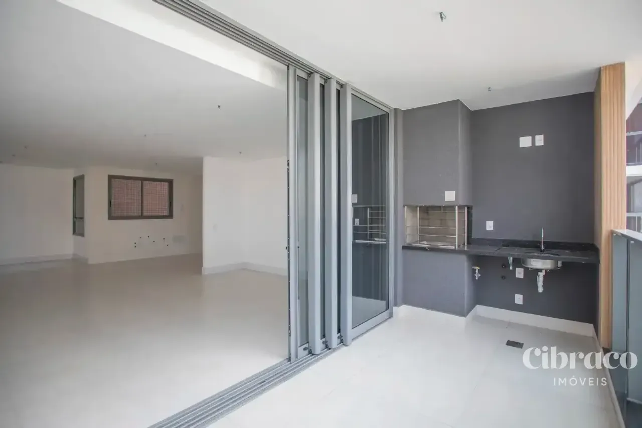 Unfurnished 288 m² apartment with 3 en-suite bedrooms — photo 6