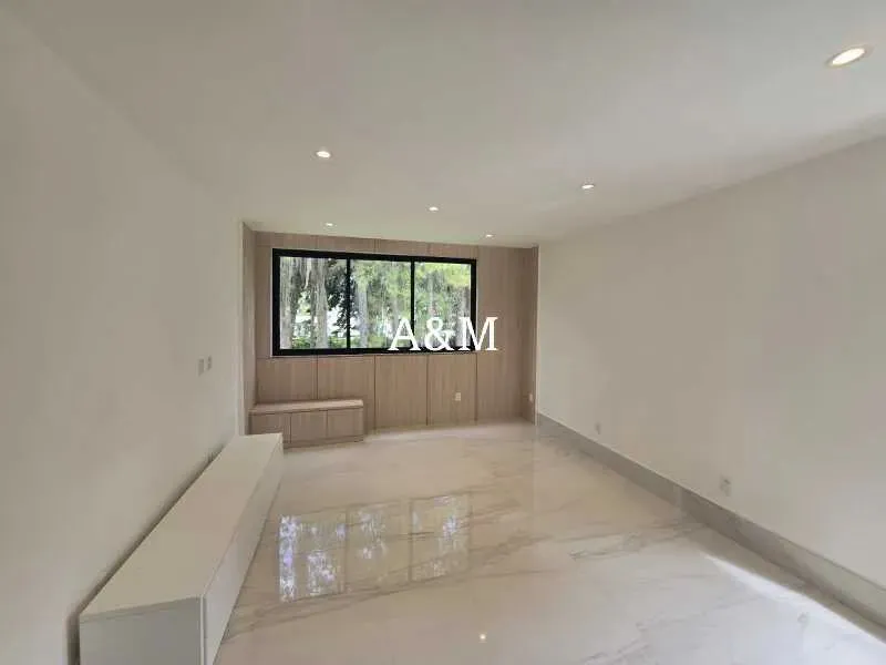 Casa com 4 quartos e 5 banheiros, 4 vagas — photo 11