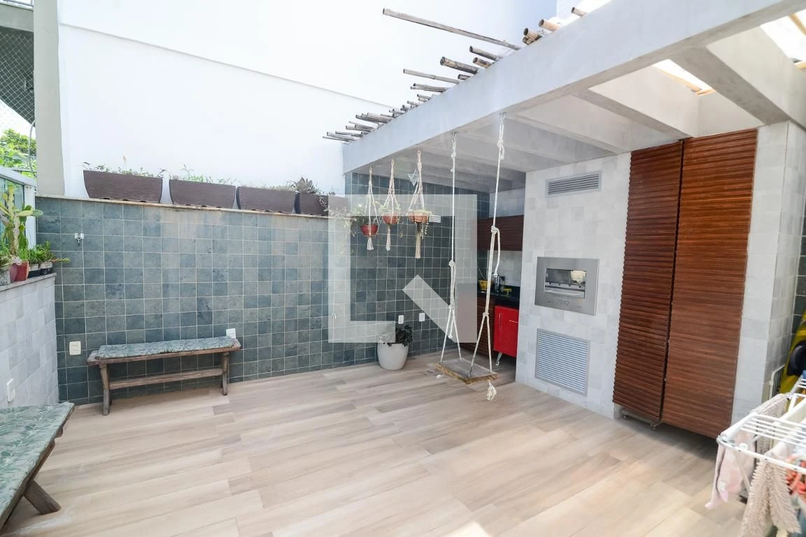 Furnished 4-bedroom apartment with 4 bathrooms — photo 54