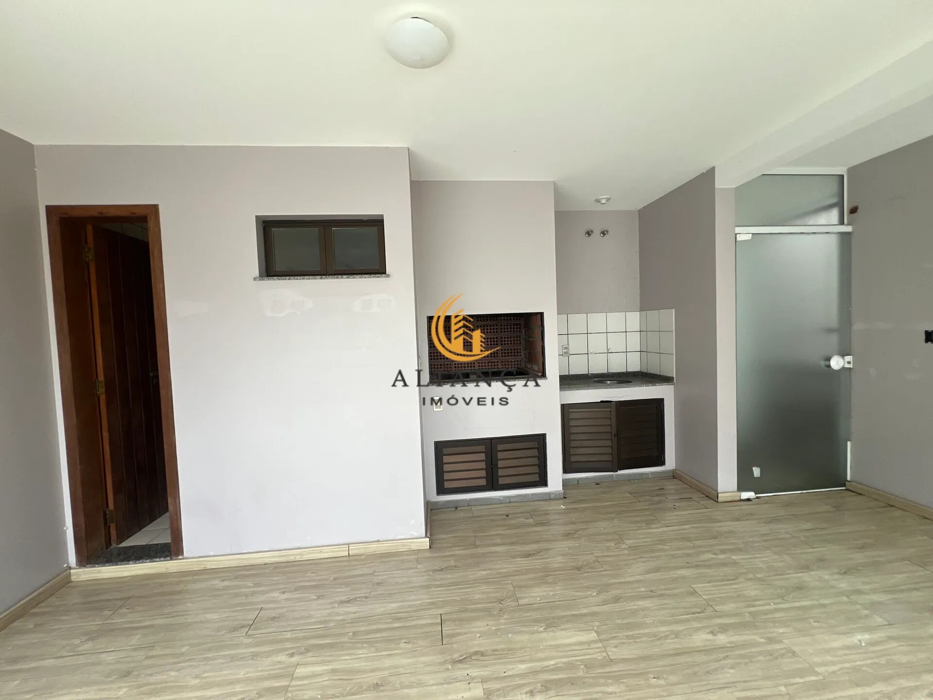 8-bedroom house with a grill on the balcony — photo 5