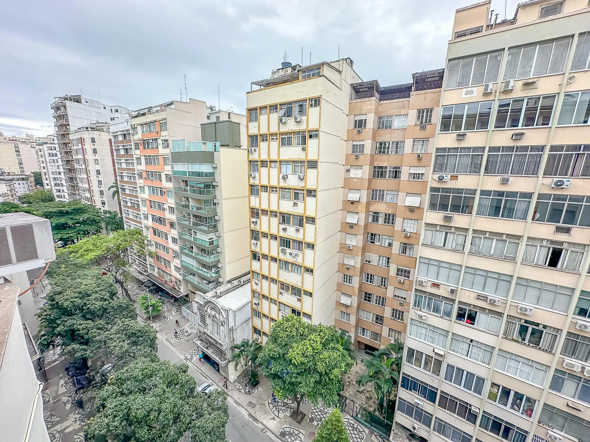 Ванна та 4 спальні: квартира 206 м² — photo 43