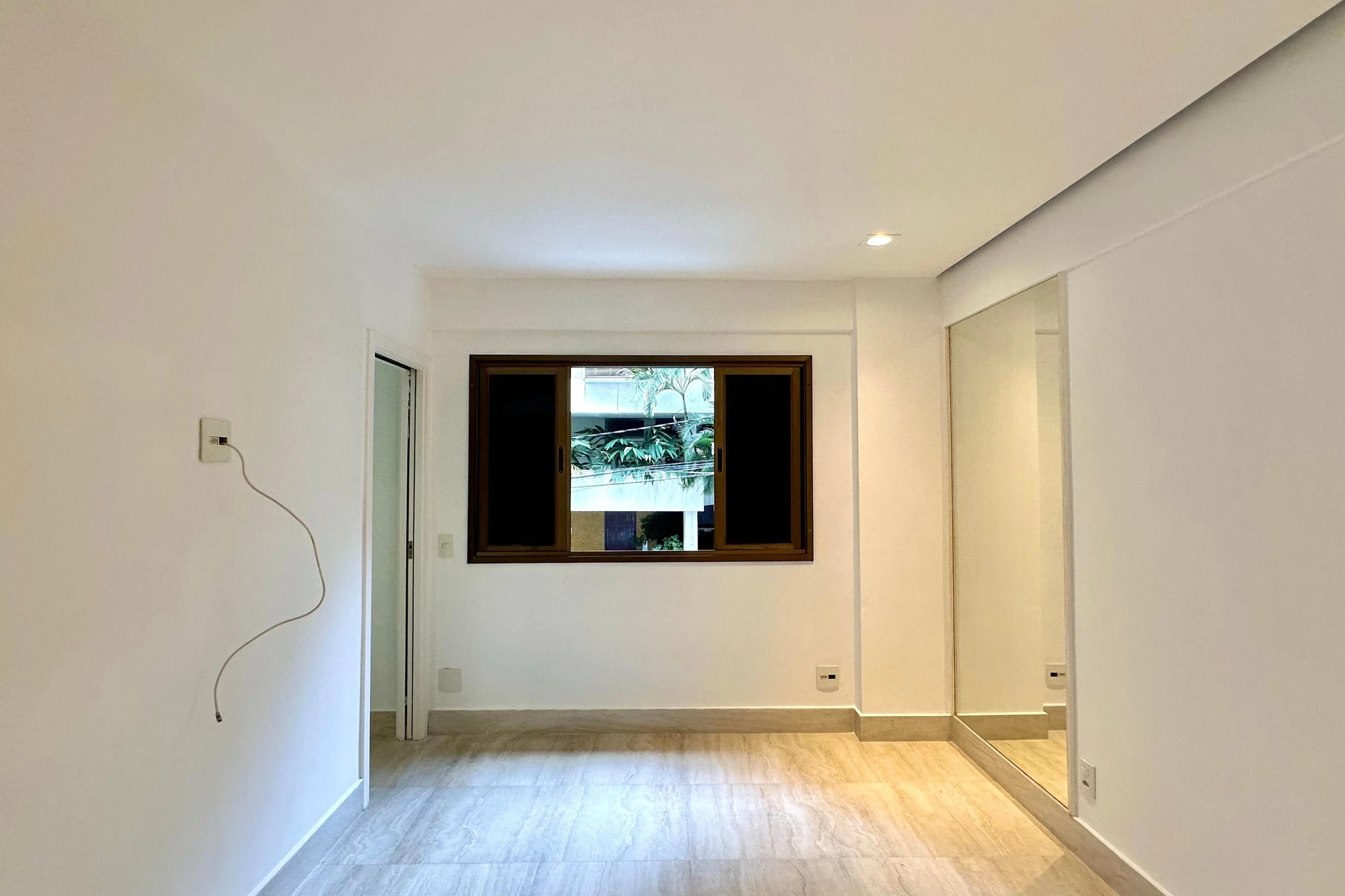 Unfurnished apartment with 2 suites and a balcony — photo 22