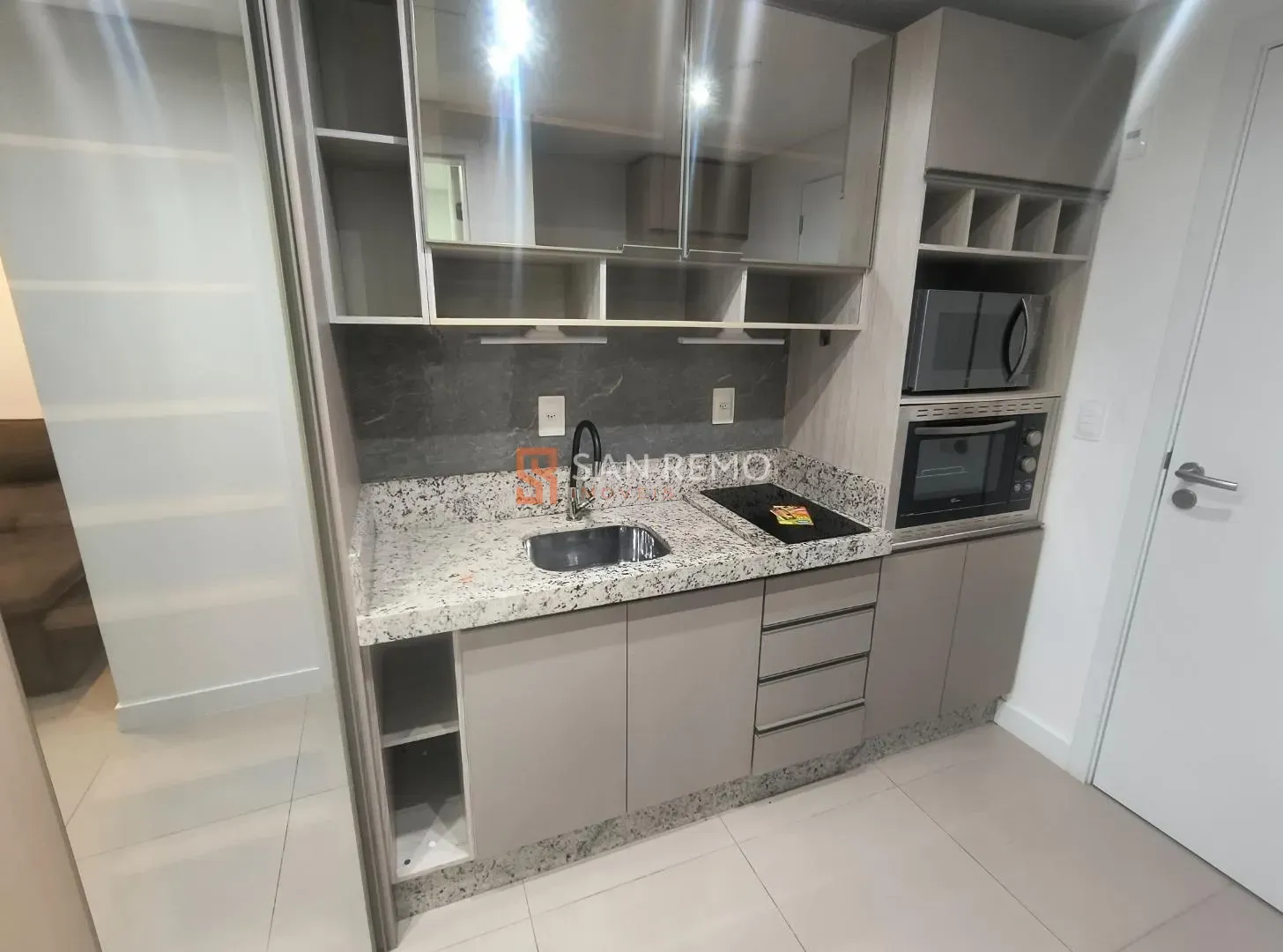 Мебльована квартира з 1 спальнею та відкритою кухнею — photo 2
