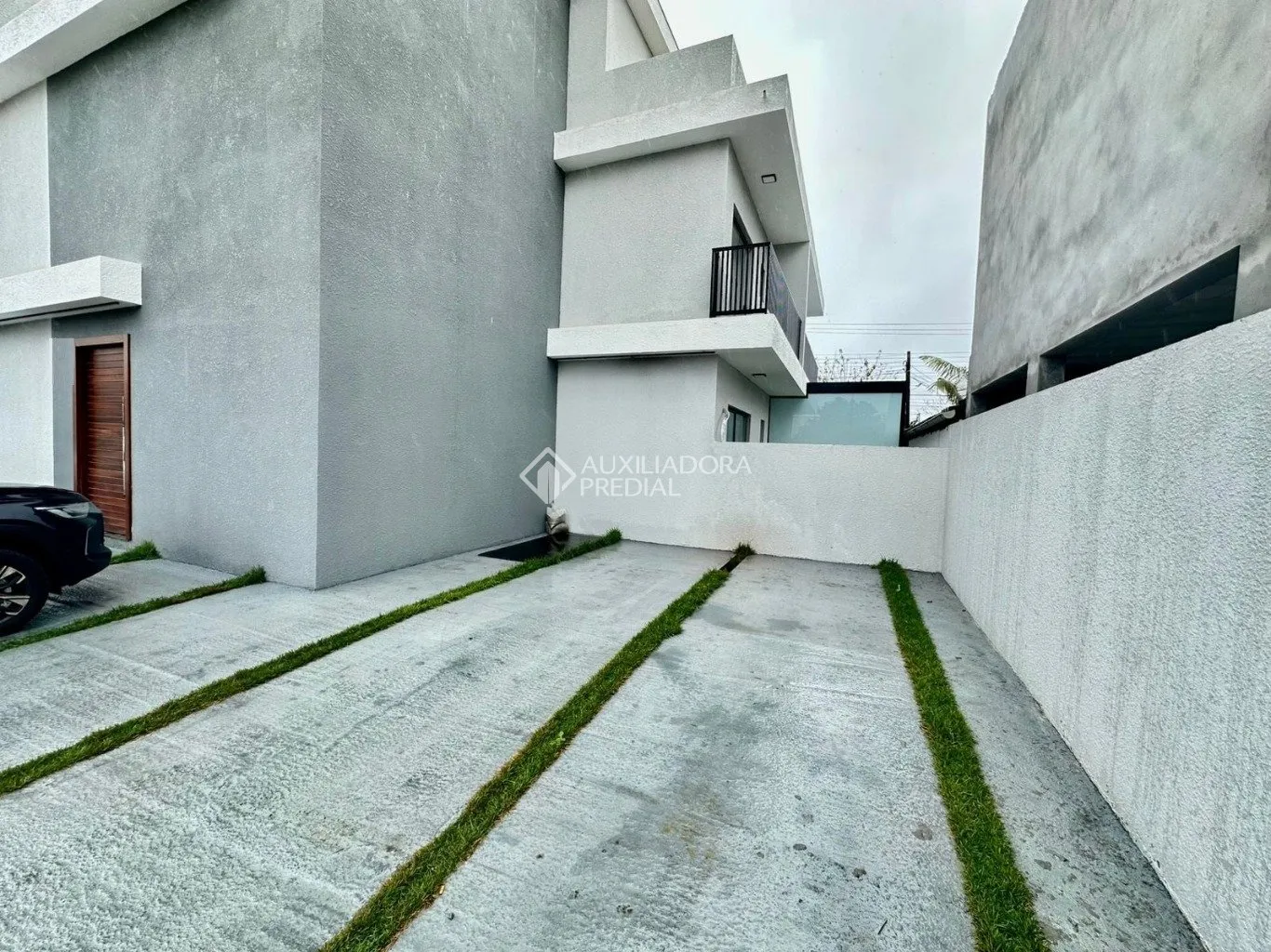 Apartment on the 1st floor with a grill on the balcony — photo 22