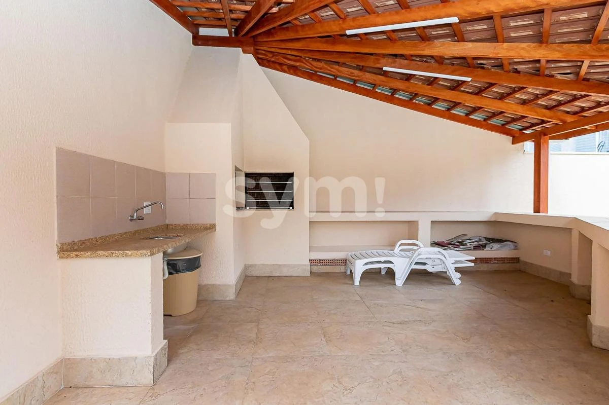 Glass-enclosed balcony in a 3-bedroom apartment, 98 m² — photo 20