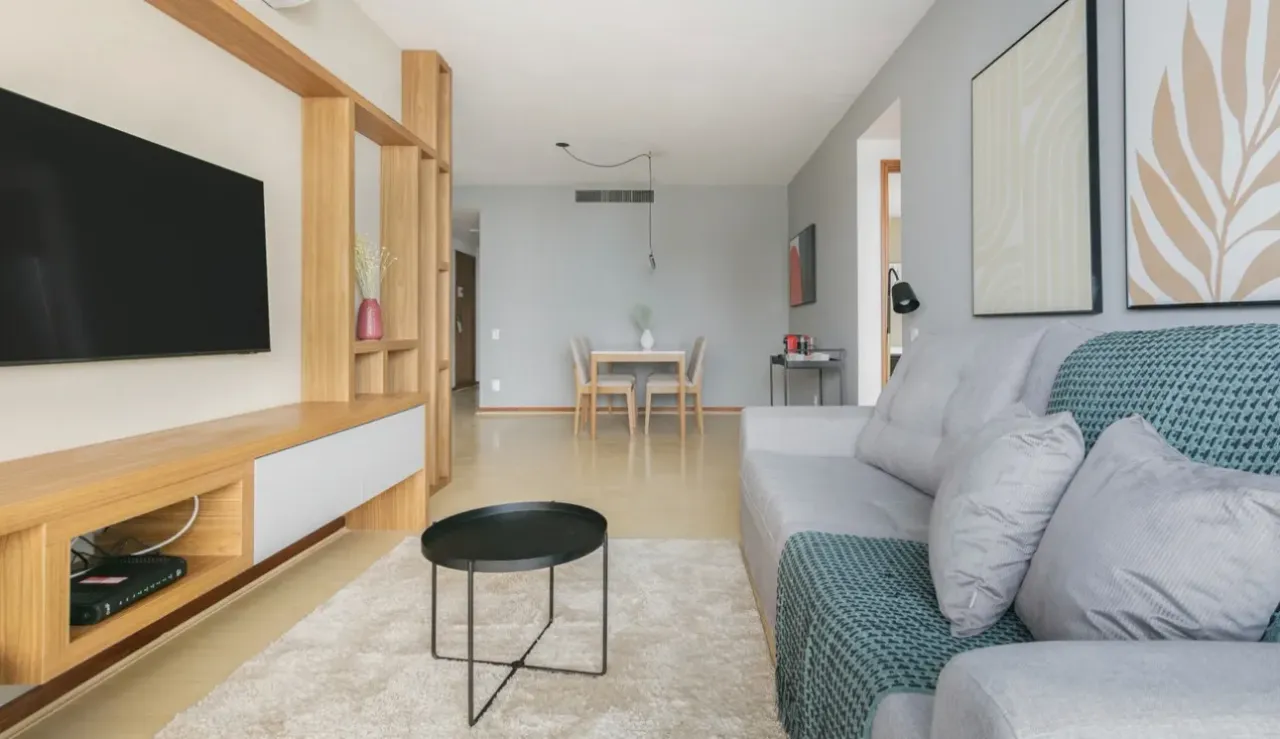 Furnished apartment with open-plan kitchen and 2 bedrooms — photo 6