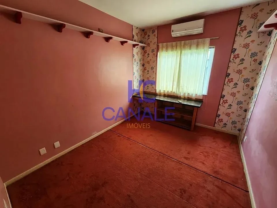 House with 5 bedrooms and mountain-view windows — photo 38