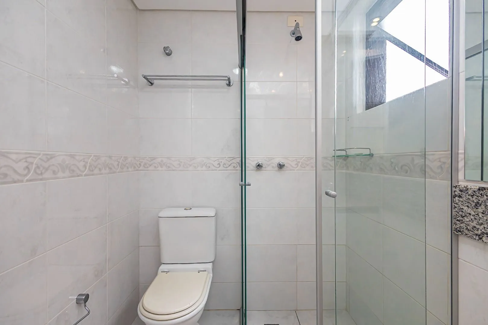 119 m² apartment with floor-to-ceiling windows and a bathtub — photo 75