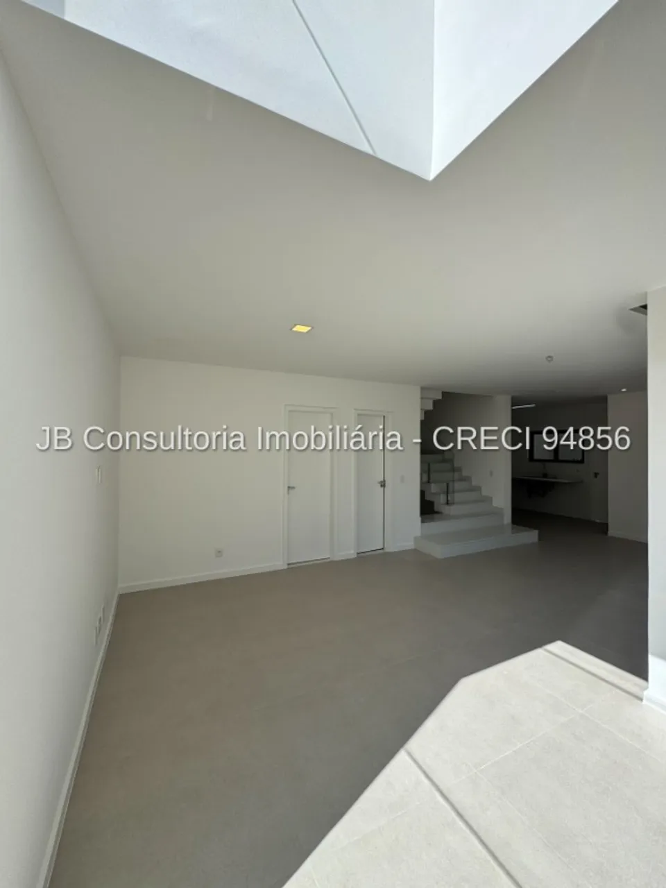 House, 210 m², with a grill on the balcony