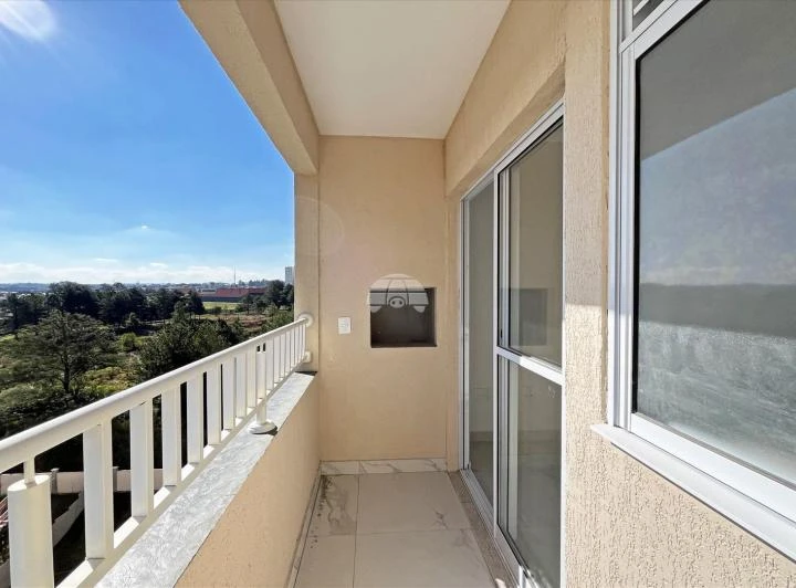 2-bedroom apartment with 1 en-suite and a balcony — photo 4