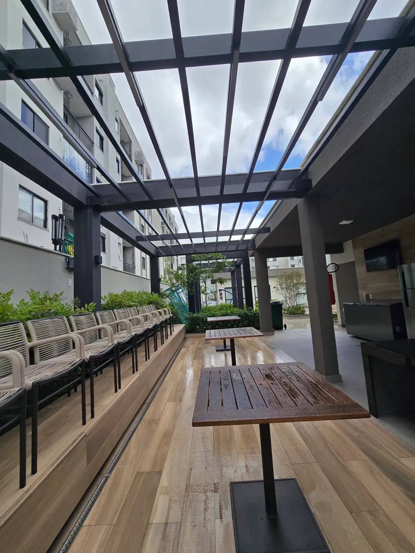 Garden apartment with 2 bedrooms and 1 bathroom — photo 16