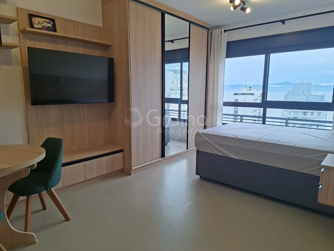 Furnished studio in a building with a gym — photo 11
