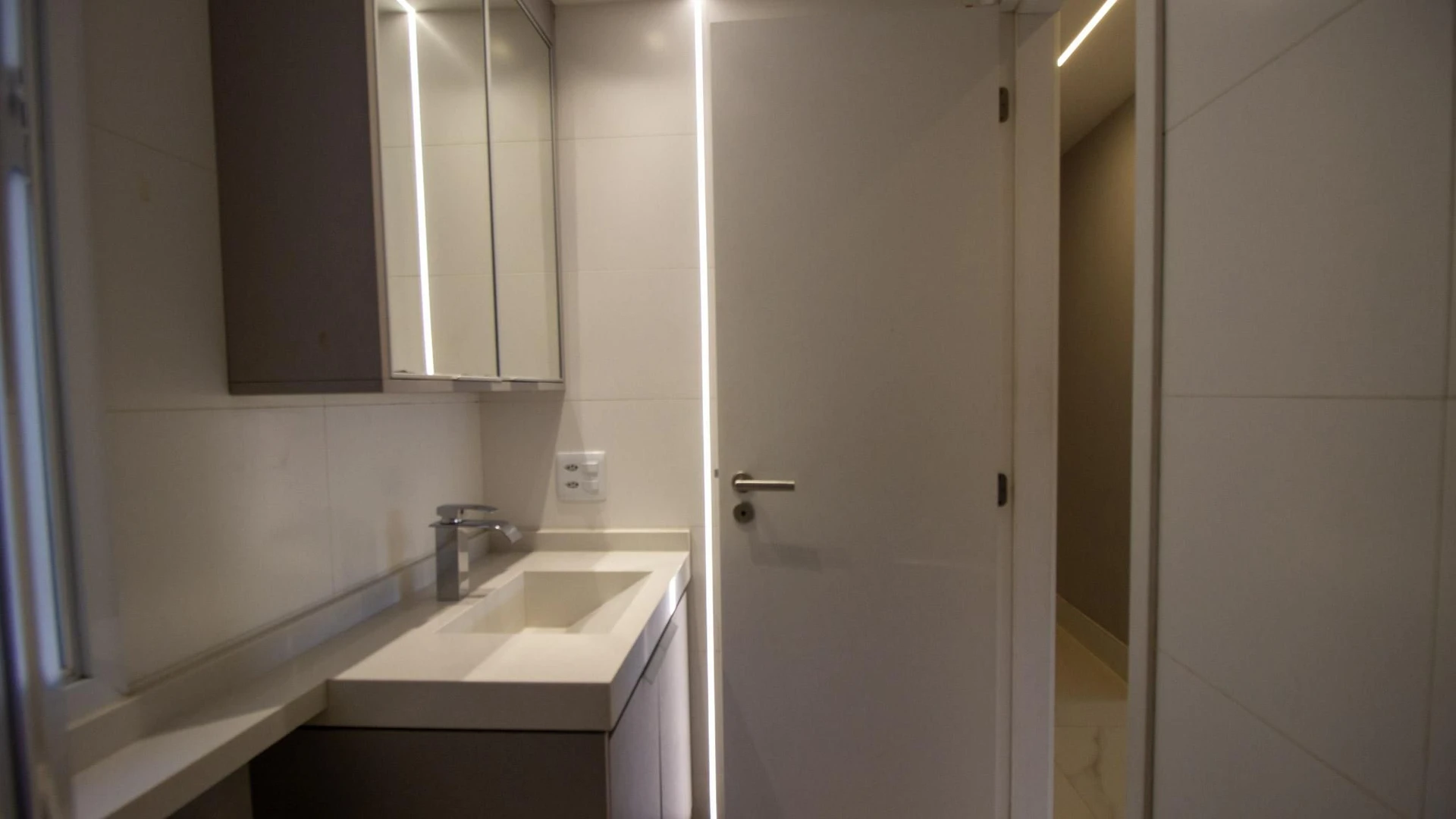 Casa de 3 dormitorios con balcón cerrado con vidrio — photo 39