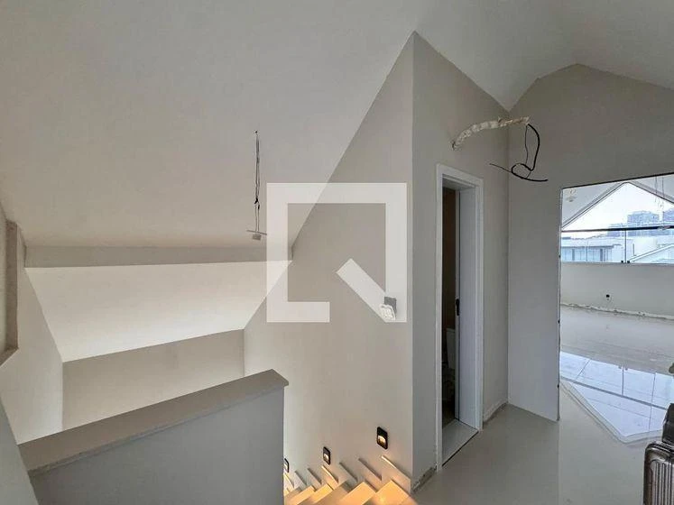 House, 280 m², with a walk-in closet — photo 12