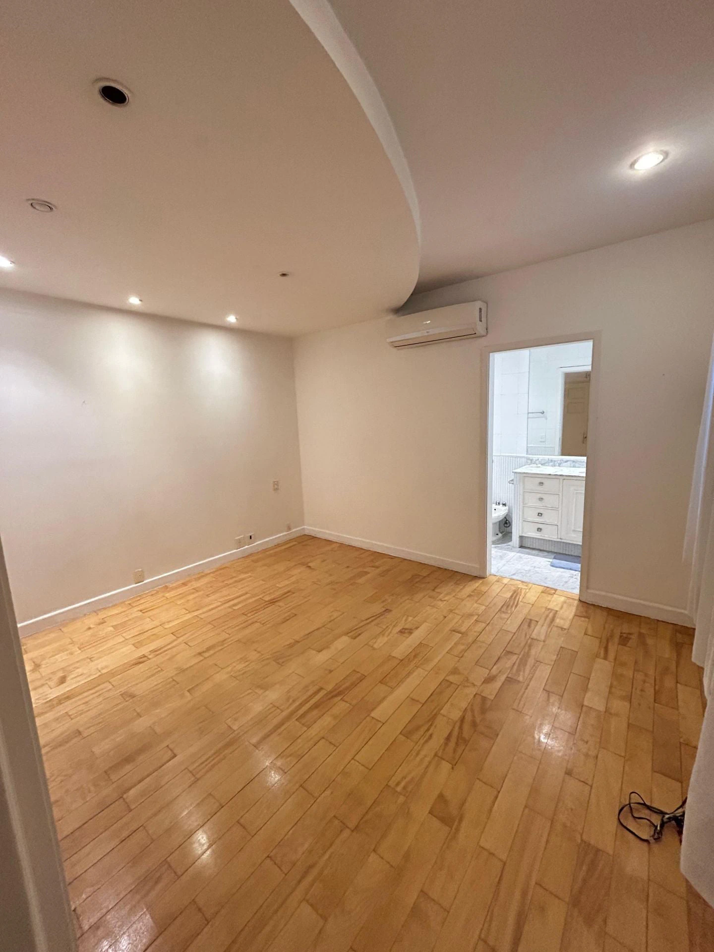 Furnished apartment, 185 m², with a washing machine — photo 27