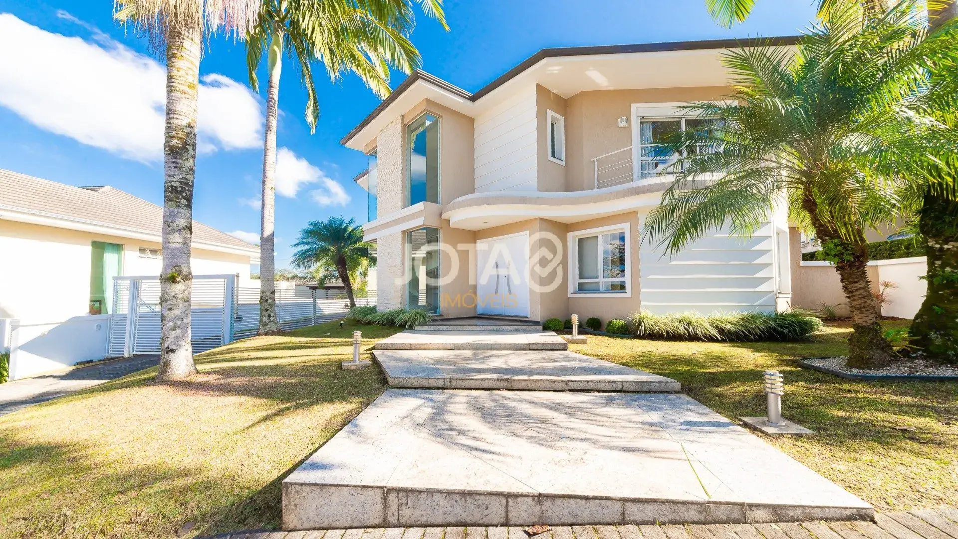House with 3 bedrooms, 345 m² and 6 parking spaces — photo 46