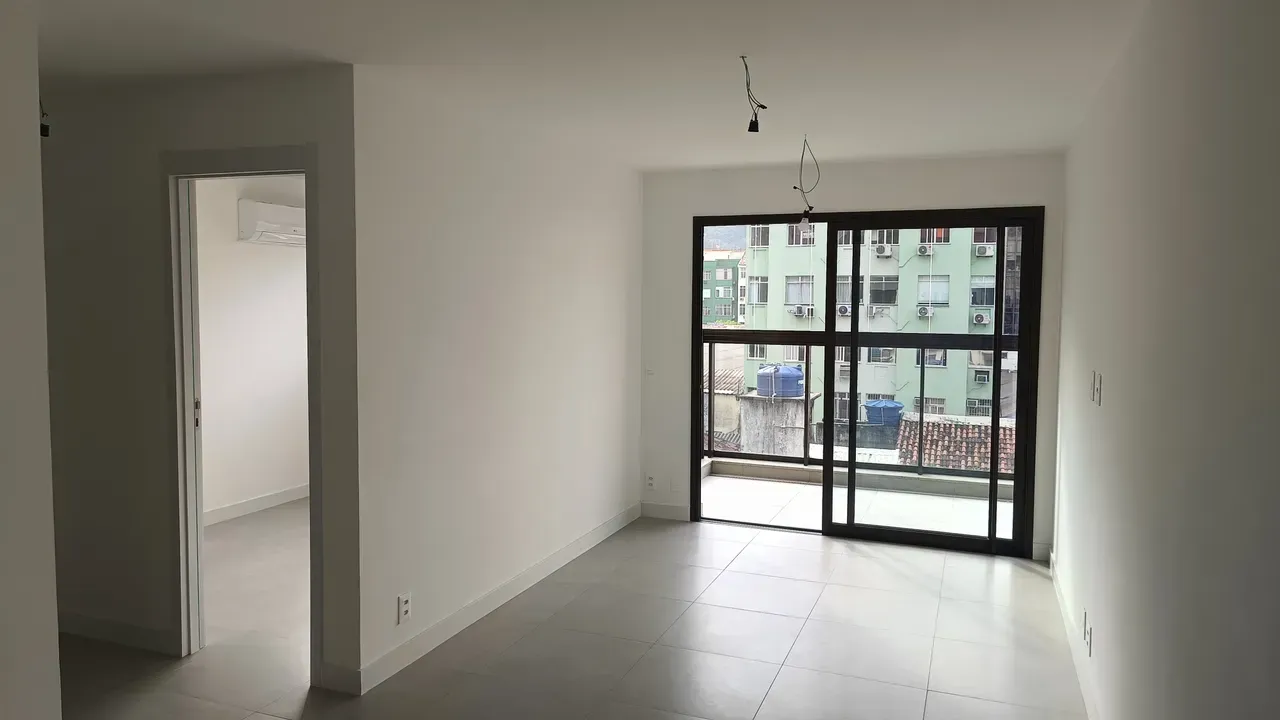 Квартира 73 м² с застеклённым балконом и видом на горы