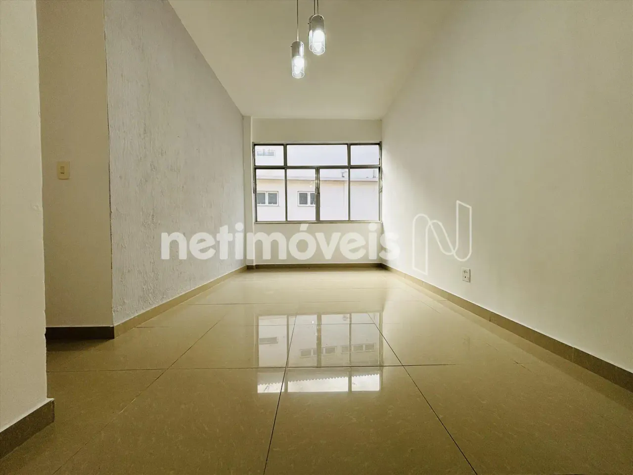 Apartamento com 2 quartos, cozinha separada e 1 banheiro — photo 3