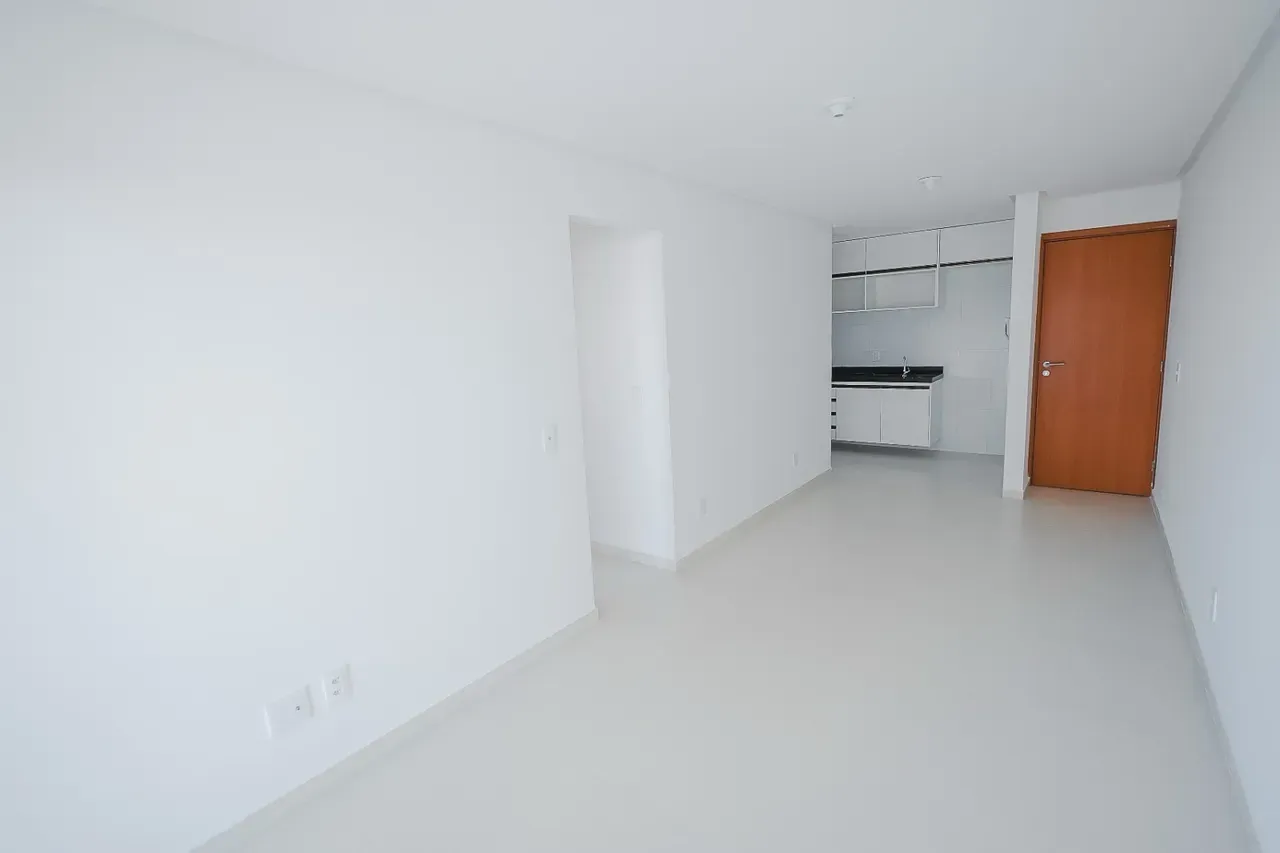 Unfurnished 3-bedroom apartment with open-plan kitchen