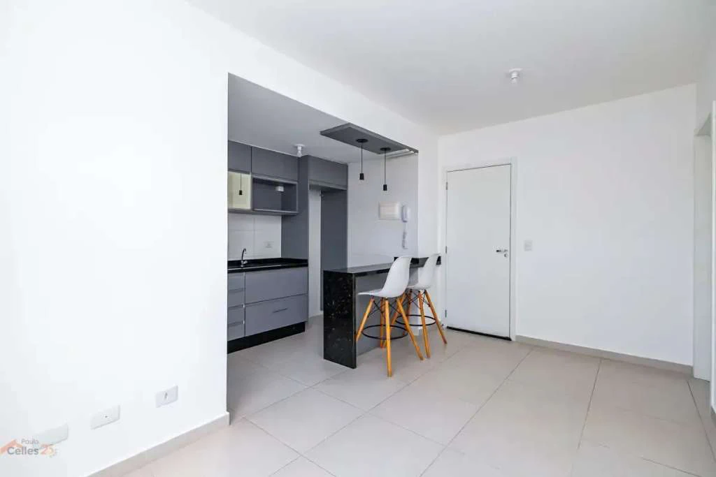 Ground-floor 1-bedroom apartment with an open kitchen — photo 2