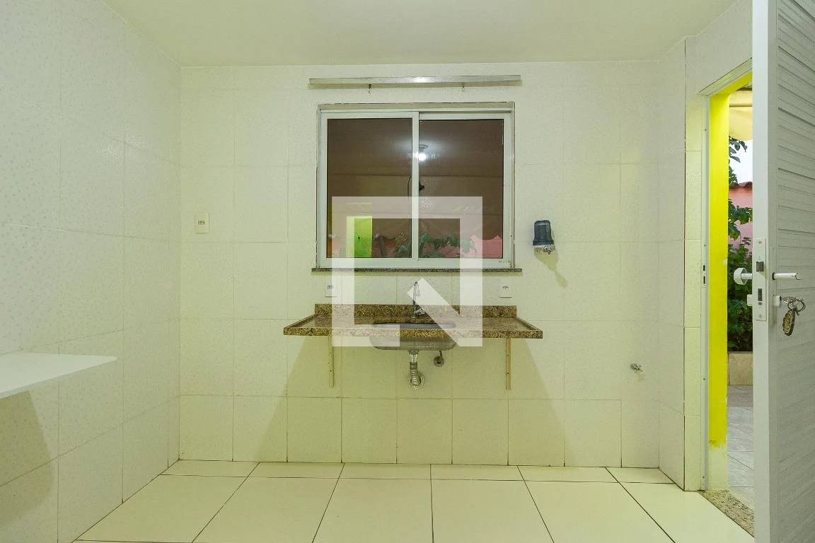 200 m² house with a private BBQ and a private pool — photo 7